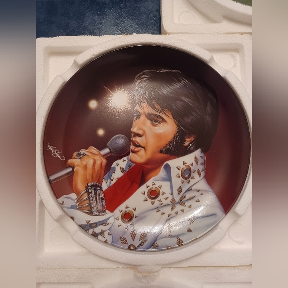 Lot of 5 Bradford Exchange Elvis Presley collectable plats. - Picture 4 of 13